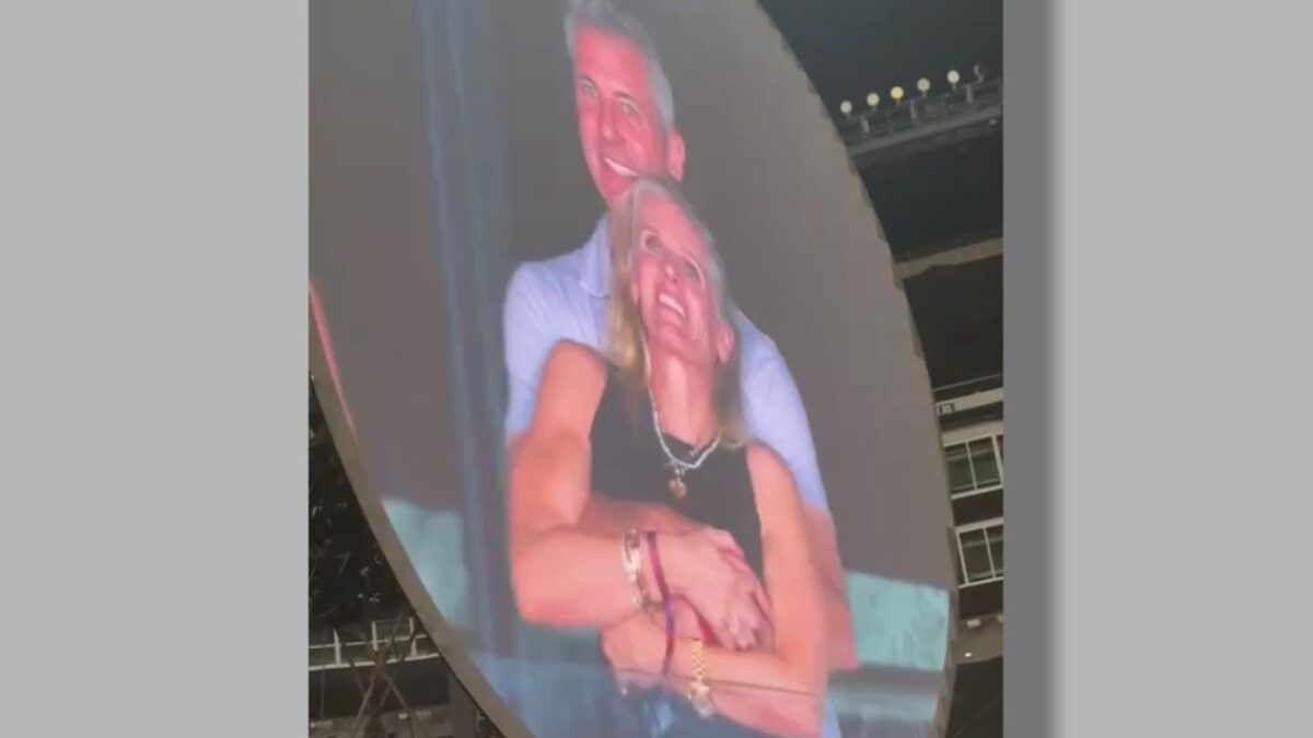 1753122512_coldplay-3.jpg Nový dočasný generálny riaditeľ Astronomeru prelomil mlčanie po tom, čo vírusový škandál tejto technologickej spoločnosti otriasol internetom.