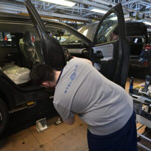 Trumpove clá tlačia majiteľa Jeepu, Stellantis, do masívnej straty 2,7 miliardy ...