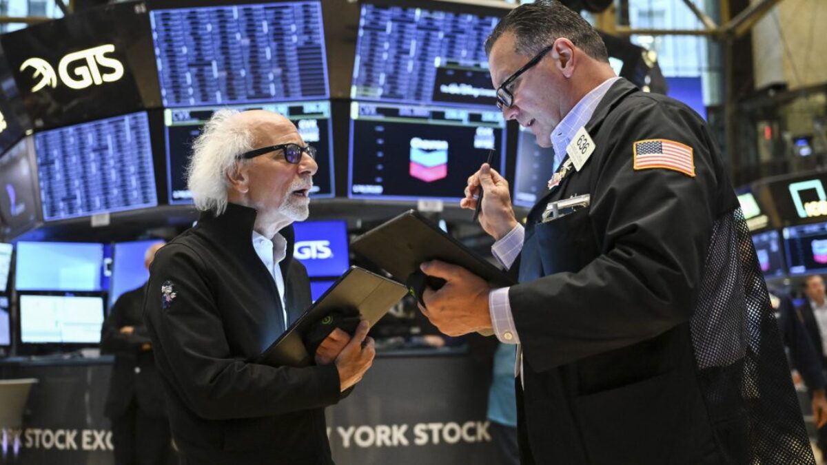 Akciový trh dnes: Futures na Dow rastú pred významným týždňom.