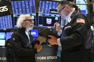 Akciový trh dnes: Futures na Dow rastú pred významným týždňom.