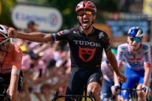 Alaphilippe oslavoval priskoro, skončil tretí