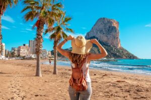 Zákaz podpätkov, nočných prechádzok či sedenia na schodoch. Dovolenka môže vyjsť...