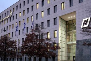 Bývalé sídlo Deutsche Industriebank v Düsseldorfe zaznamenáva výrazný pokles dop...