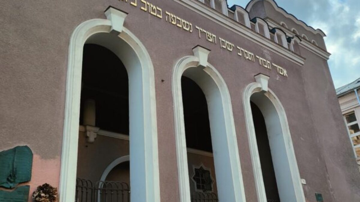 136100_img20250502182323-640x420.jpg Druhú svetovú vojnu prežilo veľmi málo košických Židov, stopy po nich ale možno nájsť v meste dodnes