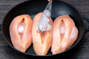 Tu je celé tajomstvo prípravy najjemnejších kuracích pŕs!