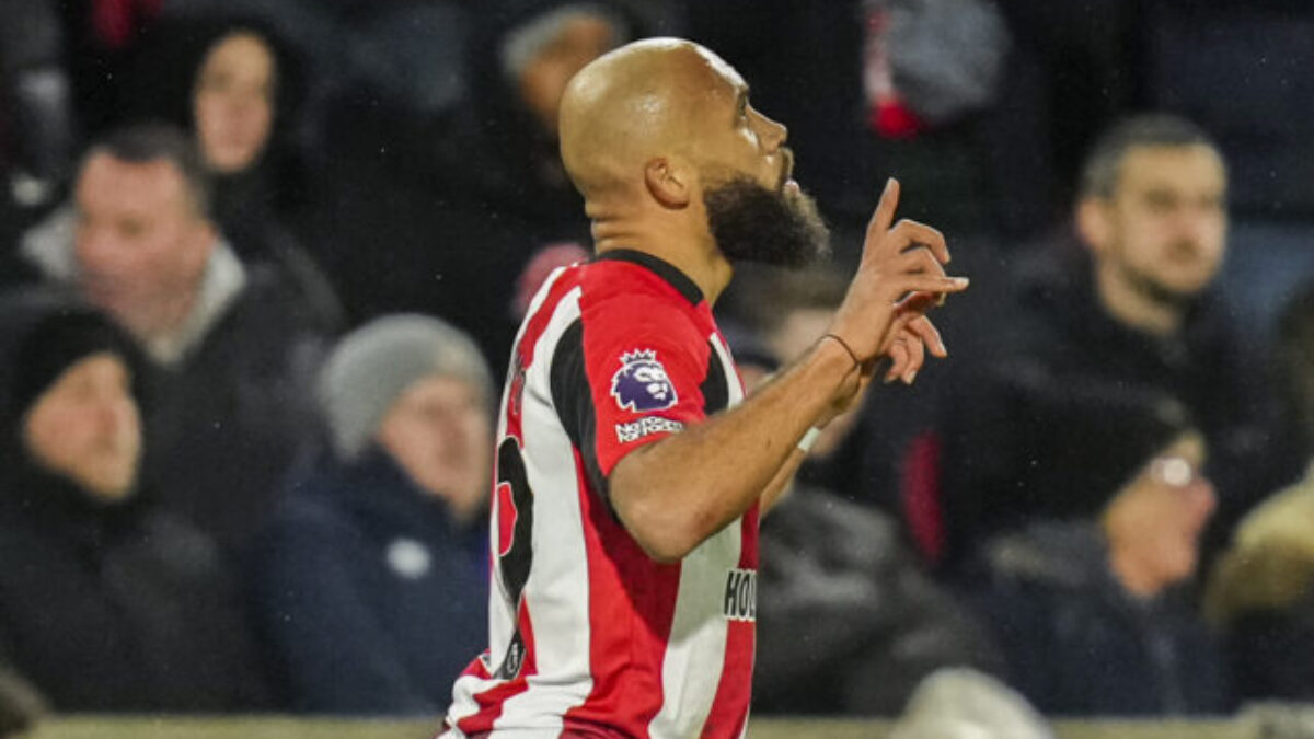 Manchester United sa dohodol na prestupe Bryana Mbeuma z Brentfordu za 65 miliónov libier