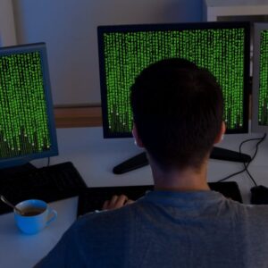 Američan, ktorý pomáhal severokórejským IT pracovníkom zarobiť 17,1 milióna dolá...