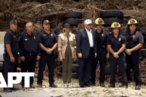 Trump obhajuje reakciu federálnej vlády na záplavy v Texase, počet obetí stúpa.