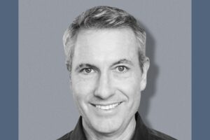 Generálny riaditeľ, ktorého prichytili pri objímaní šéfky HR na koncerte Coldpla...