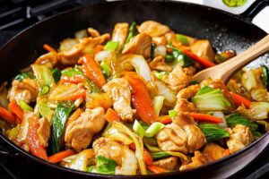 Kuracie soté s kapustou – šťavnaté a jemné | Rýchla večera z jednej panvice