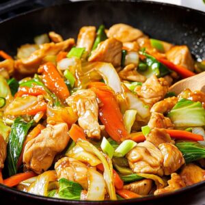 Kuracie soté s kapustou – šťavnaté a jemné | Rýchla večera z jednej panvice