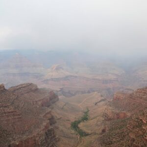 Požiar, ktorý zničil Grand Canyon Lodge, bol ponechaný horieť dni.