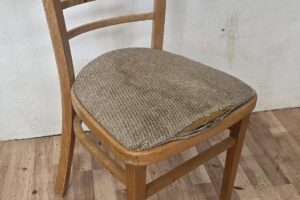 Martin Andraško: Štyri zničené stoličky