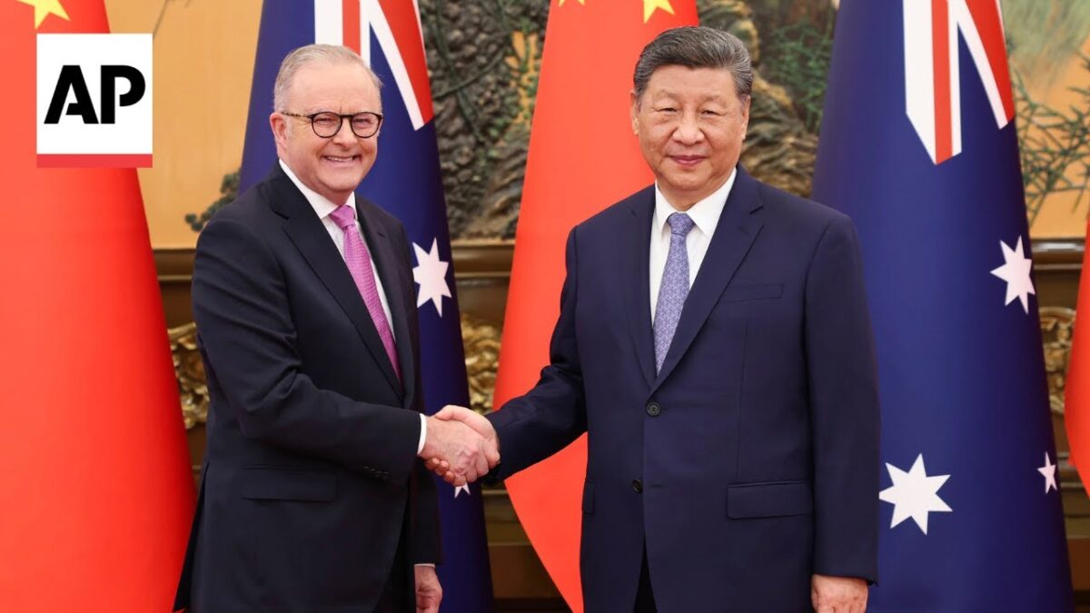 Austrálski a čínski lídri sa snažia podporiť obchod napriek rozdielom.