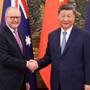 Austrálski a čínski lídri sa snažia podporiť obchod napriek rozdielom.
