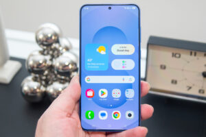 Dosť bolo zlých aktualizácií softvéru: Nádej v iOS 26 a One UI 8