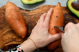 Podľa tohto chutného receptu si sladké zemiaky zamilujú aj deti! Jednoduchý rece...