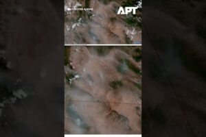 Časozberné zábery zo satelitu ukazujú tvorbu dymu z lesných požiarov nad juhozáp...