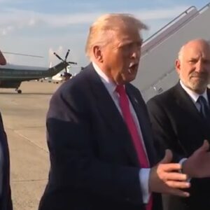 Trump: „Nečakáme — zbrane sa už presúvajú“