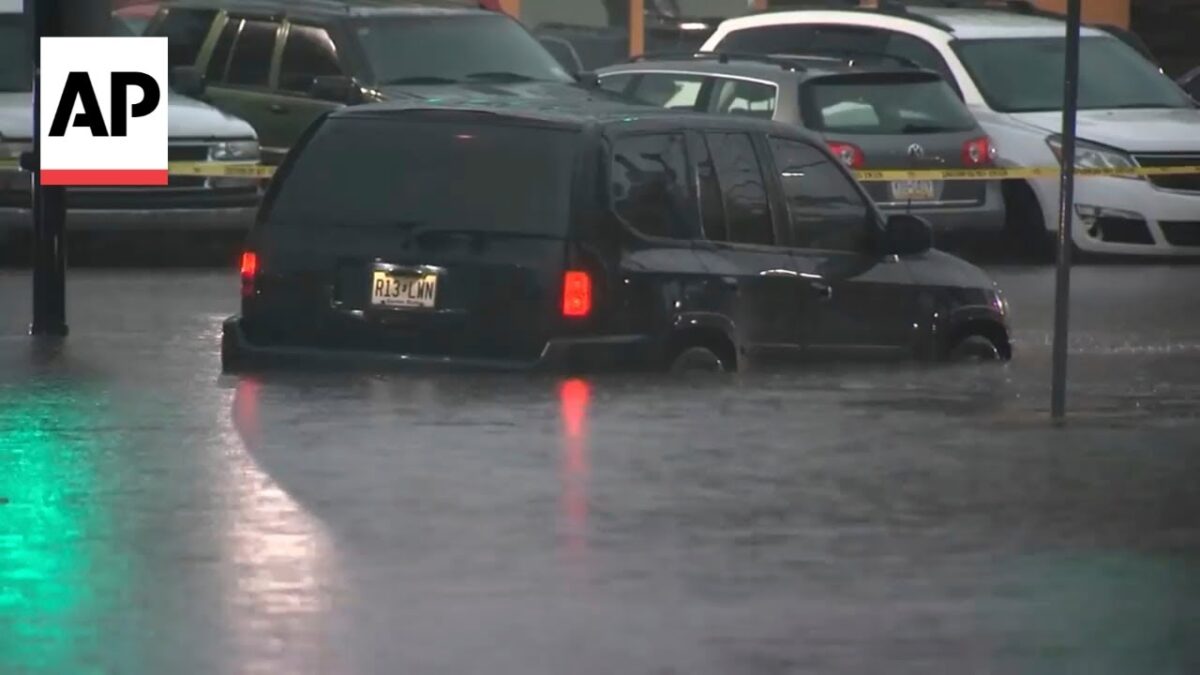 New York a New Jersey zasiahli silné dažde a bleskové záplavy.