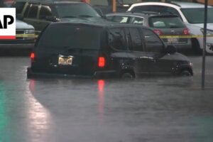 New York a New Jersey zasiahli silné dažde a bleskové záplavy.