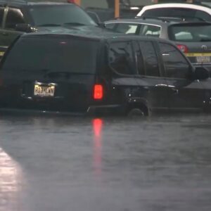 New York a New Jersey zasiahli silné dažde a bleskové New York a New Jersey zasiahli silné dažde a bleskové záplavy.