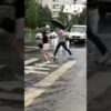 Silná búrka s bleskami spôsobila náhle záplavy v Moskve, ktoré zatopili cesty a ...