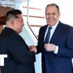 Lavrov sa stretáva s Kim Jong Un: Rusko a Severná Kórea oslavujú „neprekon...