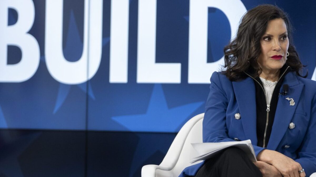 Michigan neuspel so snahou o výstavbu závodu na výrobu polovodičov, Whitmerová viní „masívnu ekonomickú neistotu“.