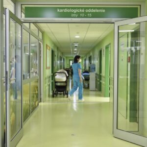 KDH varuje pred medzerami v rozmiestnení kardiocentier.