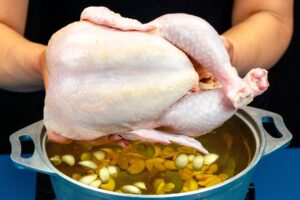 Nikto predtým nič také neurobil! Kura sa rozplýva na jazyku!