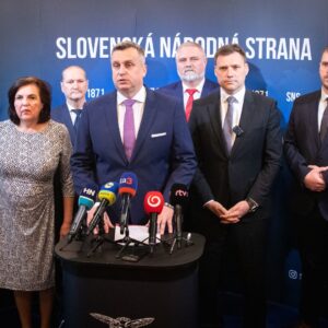Slovenská národná strana vyjadruje plnú podporu pánovi premiérovi Robertovi Fico...