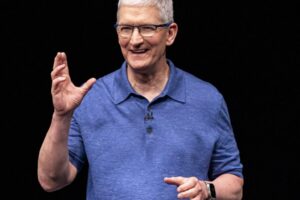 Útoky na Tima Cooka sú nedopečené – napriek tomu, že Apple zakopol o AI.