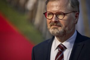 Česká republika sa nepripojí ku krajinám NATO pri nákupe amerických zbraní na Uk...