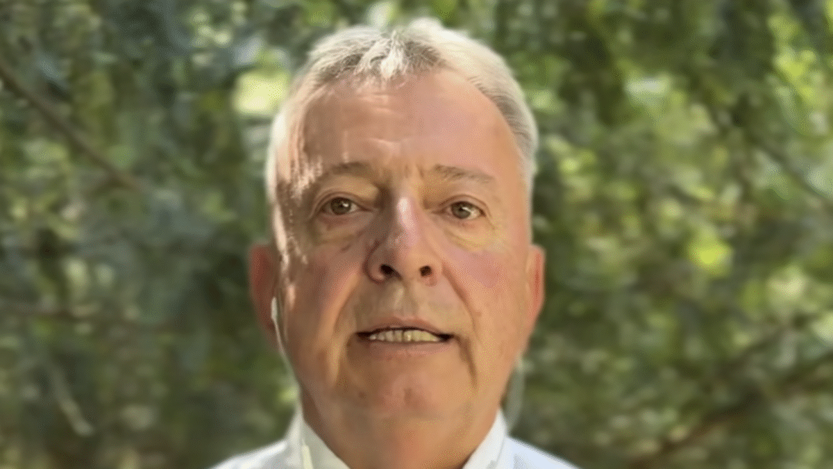 Takto to dopadne, keď servilnosť predčí reálnosť a zdravý rozum. Toto občan určite nechce. Zo zbrani a munície sa totiž ešte nikto nikdy nenajedol.