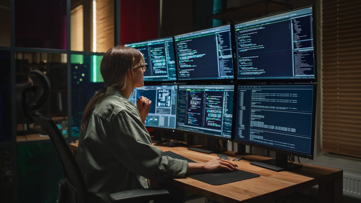 AI šetrí čas developerom, no hľadanie informácií firmám škodí