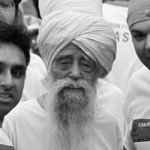 Zomrel Fauja Singh, najstarší vytrvalostný bežec planéty (†114).