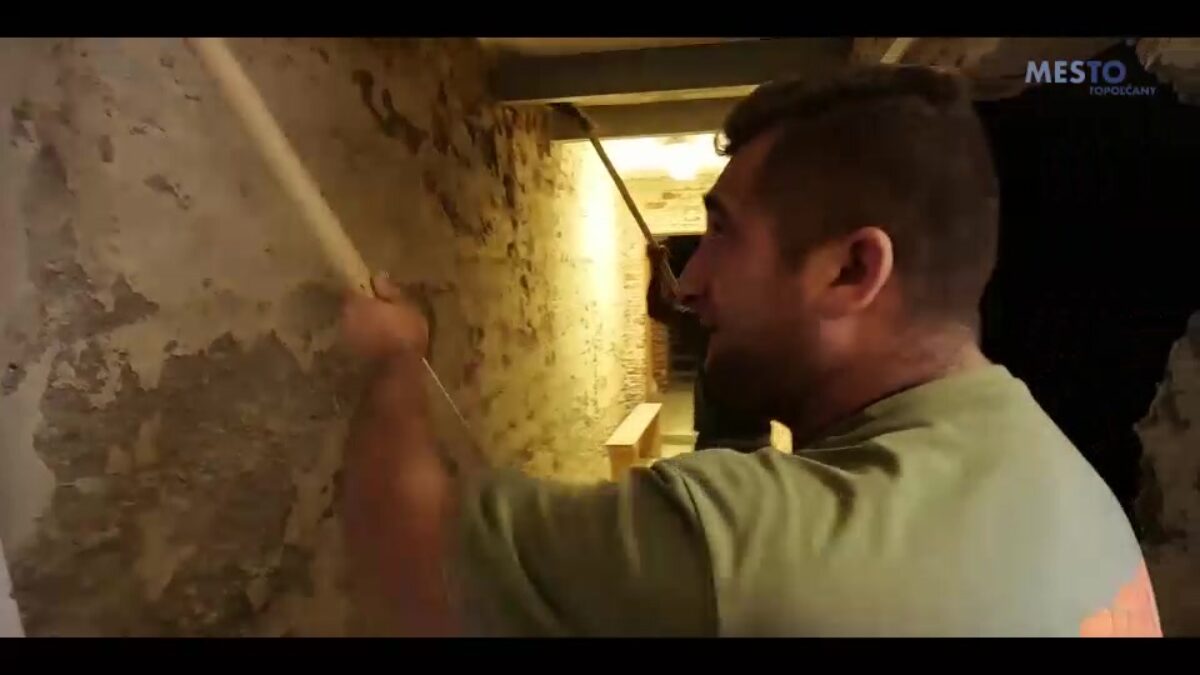 Mesto Topoľčany: Radnica: 113-ročná dáma prechádza obnovou