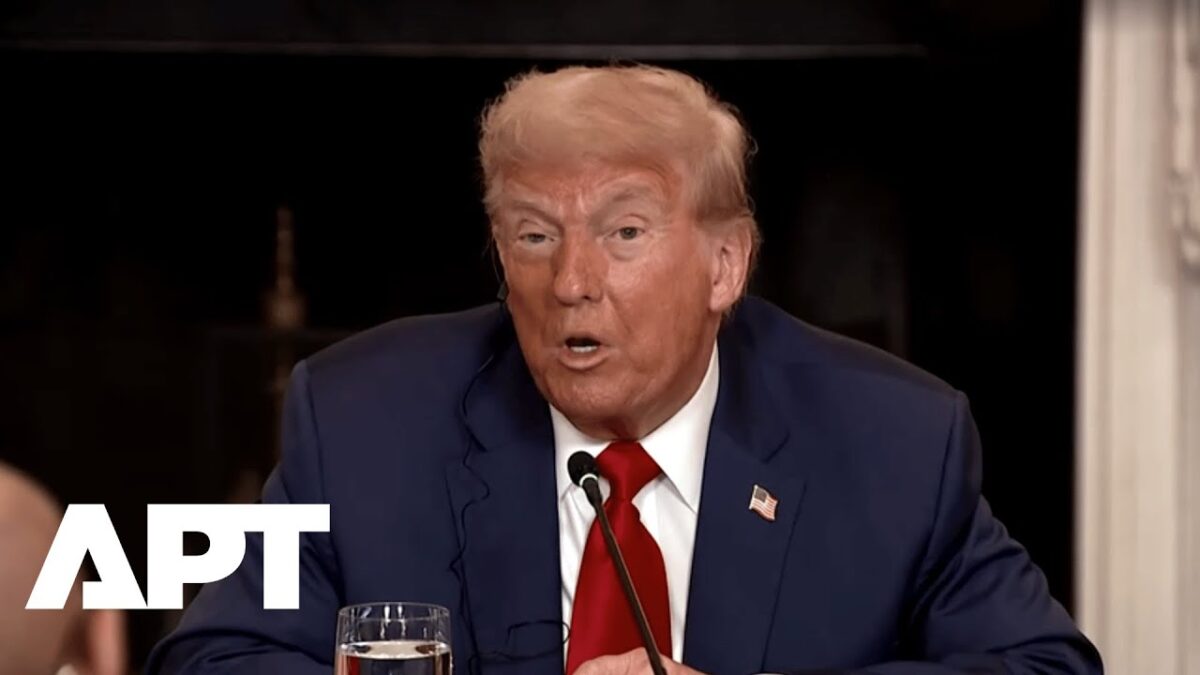 Trump zvažuje vyslanie rakiet Patriot na Ukrajinu a vidí dohľad trvalého mieru na Blízkom východe.