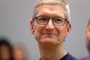 Apple prvý skladací telefón je naplánovaný na rok 2026 a môže stáť už 1 800 dolá...