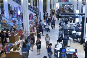 Ideme zistiť, kto skutočne platí za clá.