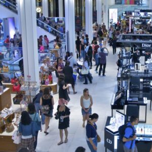 Ideme zistiť, kto skutočne platí za clá.