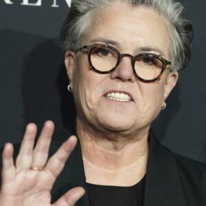 AP25193814284120-e1752486460137.jpg Trump: „Vážne zvažujem, že odoberiem Rosie O’Donnellovej americké občianst...