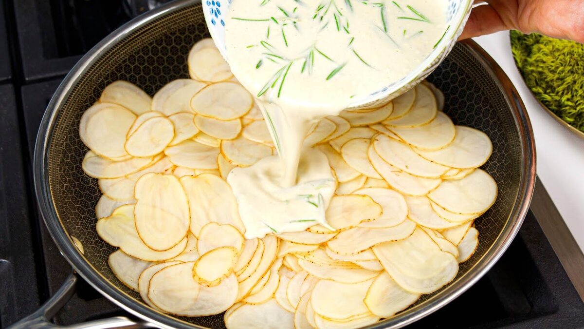 Naučil som sa tento recept v reštaurácii! Chutí to lepšie ako pizza! Jednoduchý a chutný zemiakový recept