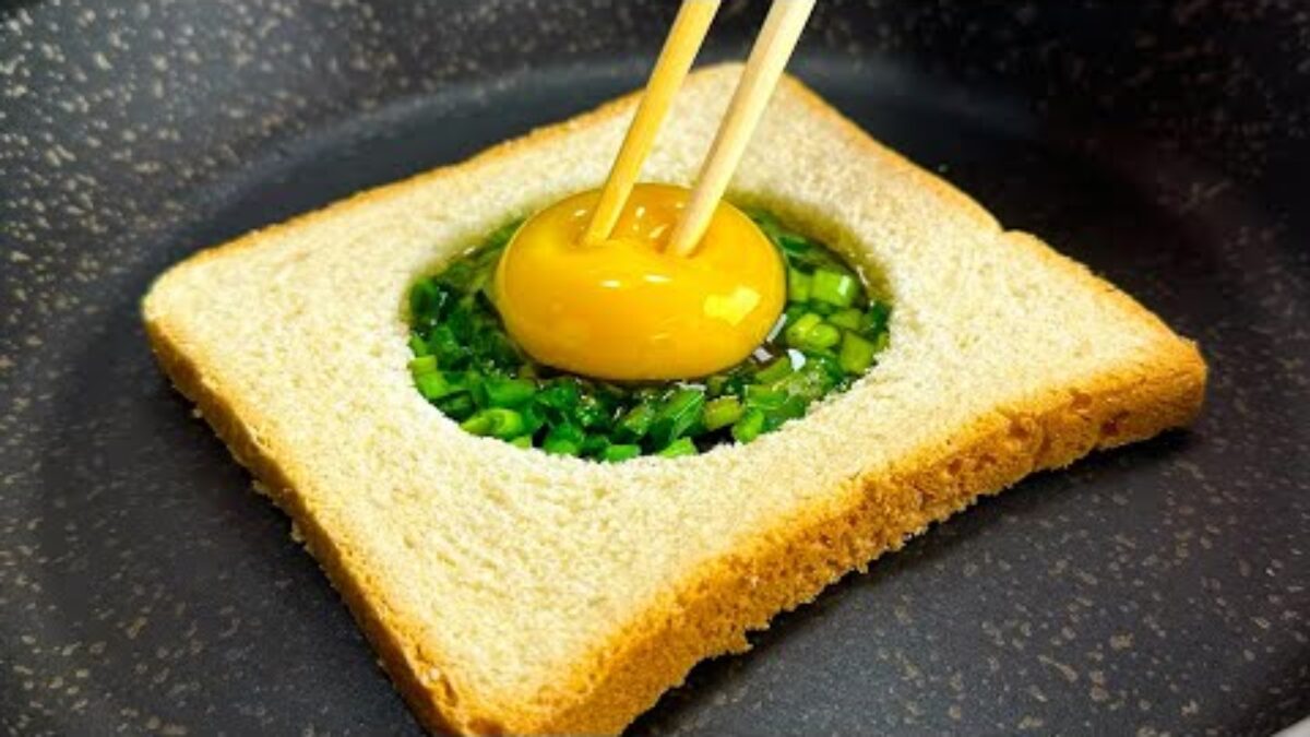 Vajcia s chlebom – rýchle a chutné raňajky za 5 minút