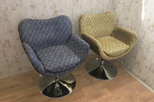 Dve dizajnové a pohodlne kresielka si prišli ku mne pre nové „šaty“ ...