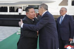 Kim Čong-un počas stretnutia s Lavrovom vyjadril podporu Rusku vo vojne na Ukraj...