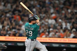 Cal Raleigh stanovil nový rekord American League a približuje sa k Barrymu Bonds...