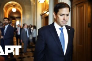 Rubio sa spája s malajzijským ministrom zahraničných vecí na slávnostnom podpise...