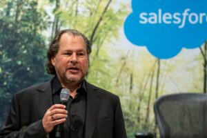 Marc Benioff hovorí, že umelá inteligencia radikálne mení Salesforce.